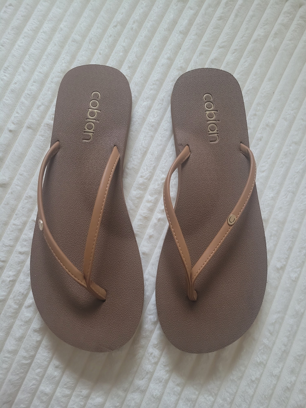 Cobian Nias Bounce Flip Flop Sandals